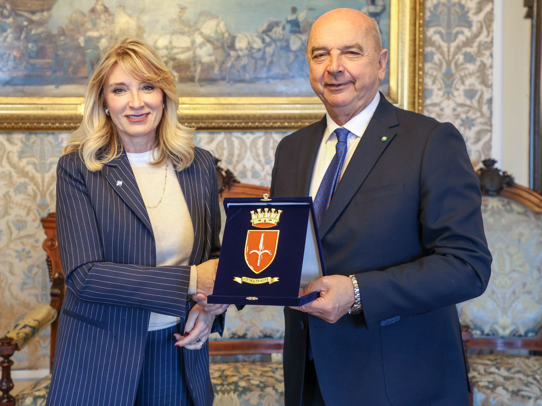 Trieste, furti e borseggi: Questore invita all’attenzione su cellulari e borse aperte (VIDEO)